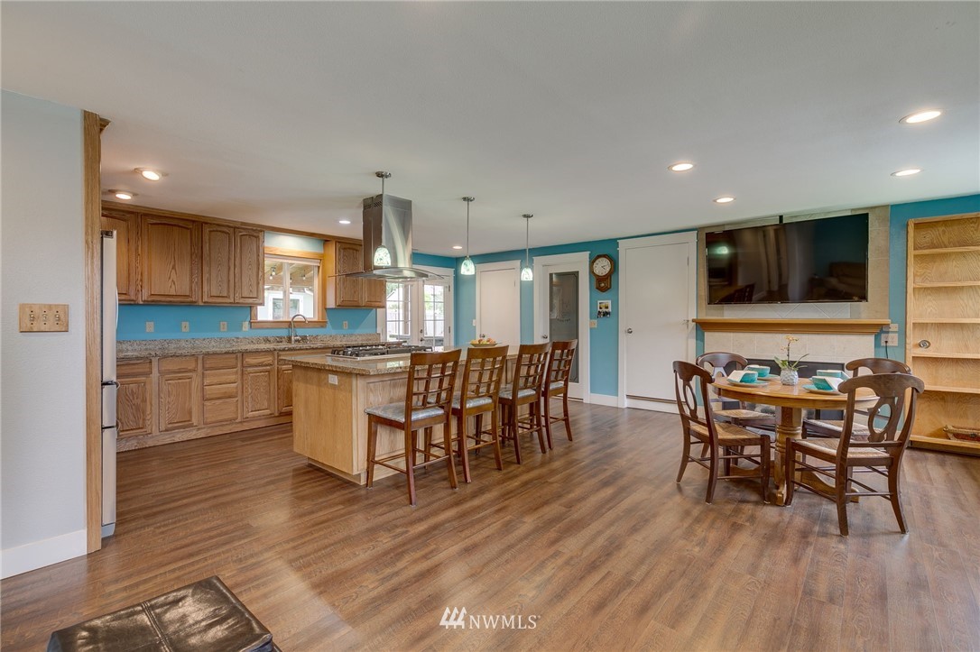17403 Gravenstein Road Bothell, WA 98012 - Photo 3 of 21