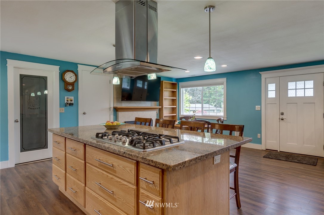 17403 Gravenstein Road Bothell, WA 98012 - Photo 6 of 21