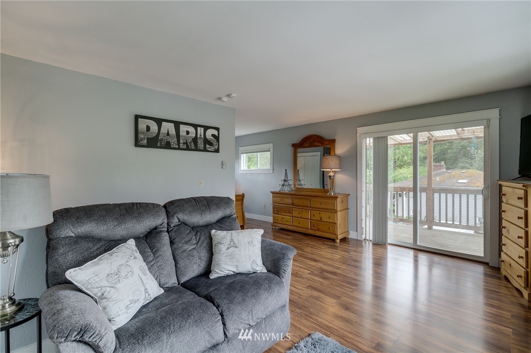 17403 Gravenstein Road Bothell, WA 98012 - Photo 9 of 21