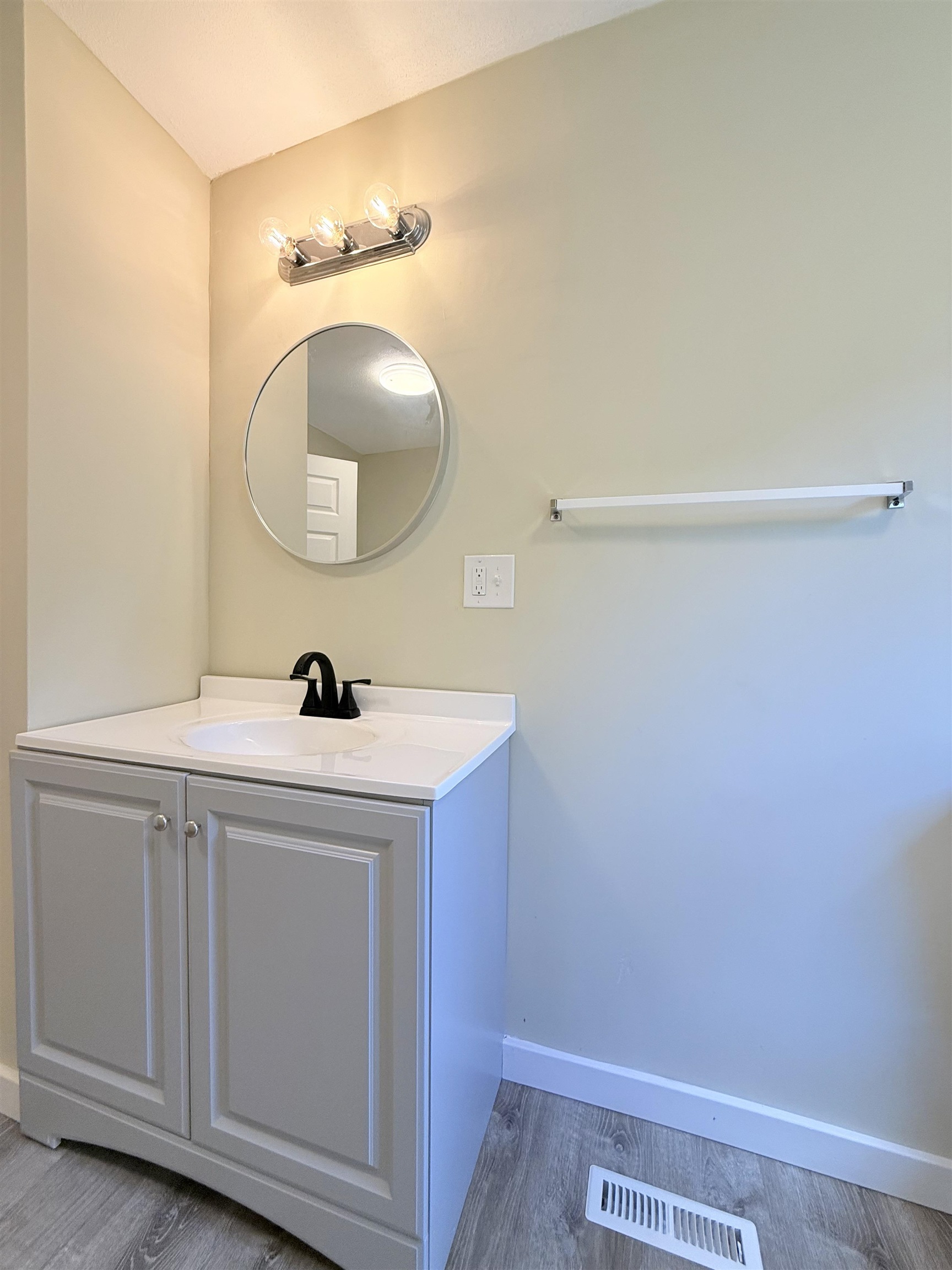 19 Depot Road Kingston, NH 03848 - Photo 21 of 32