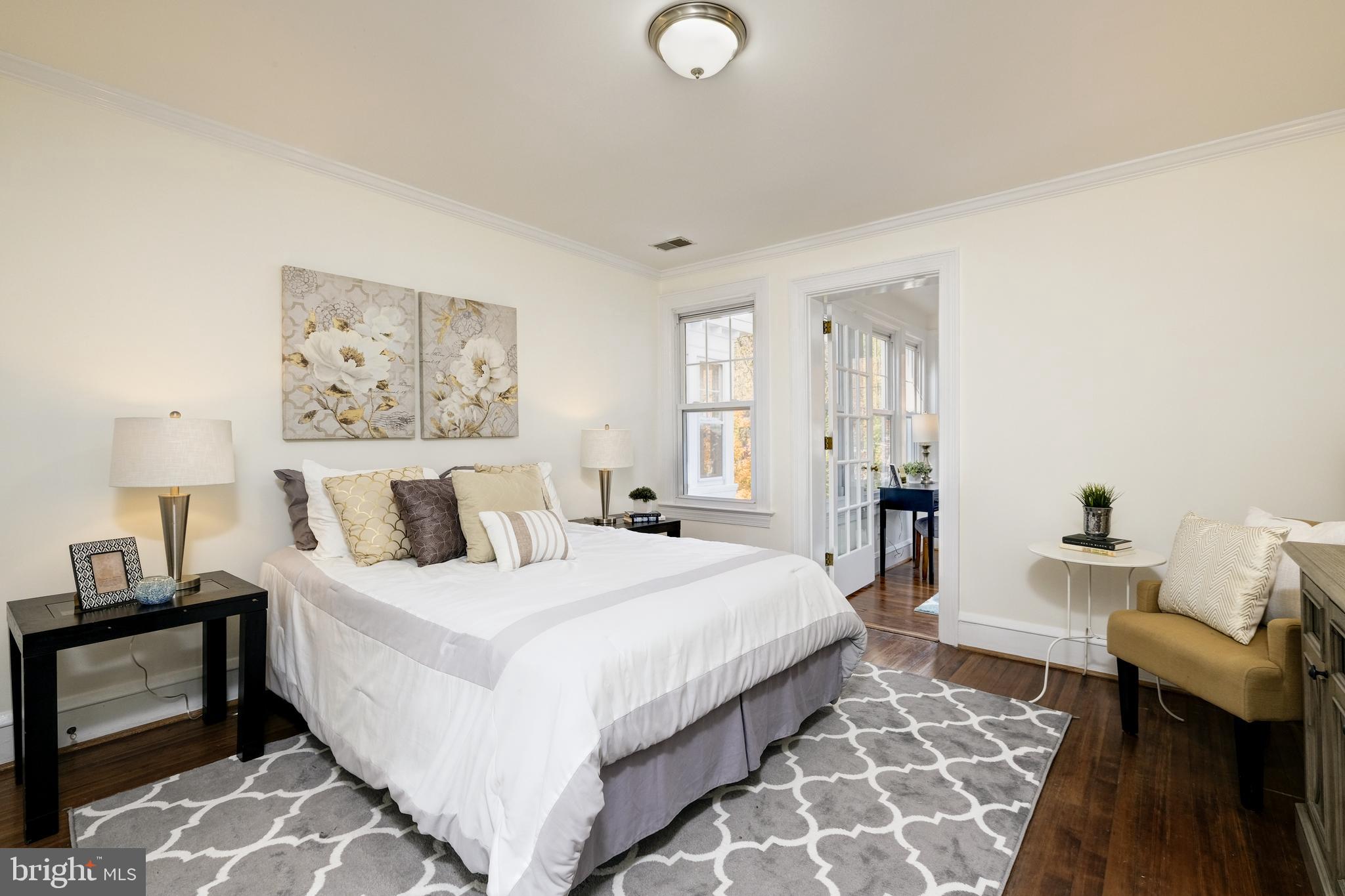 2009 Klingle Road Northwest Washington, DC 20010 - Photo 12 of 20 Primary bedroom with sitting area