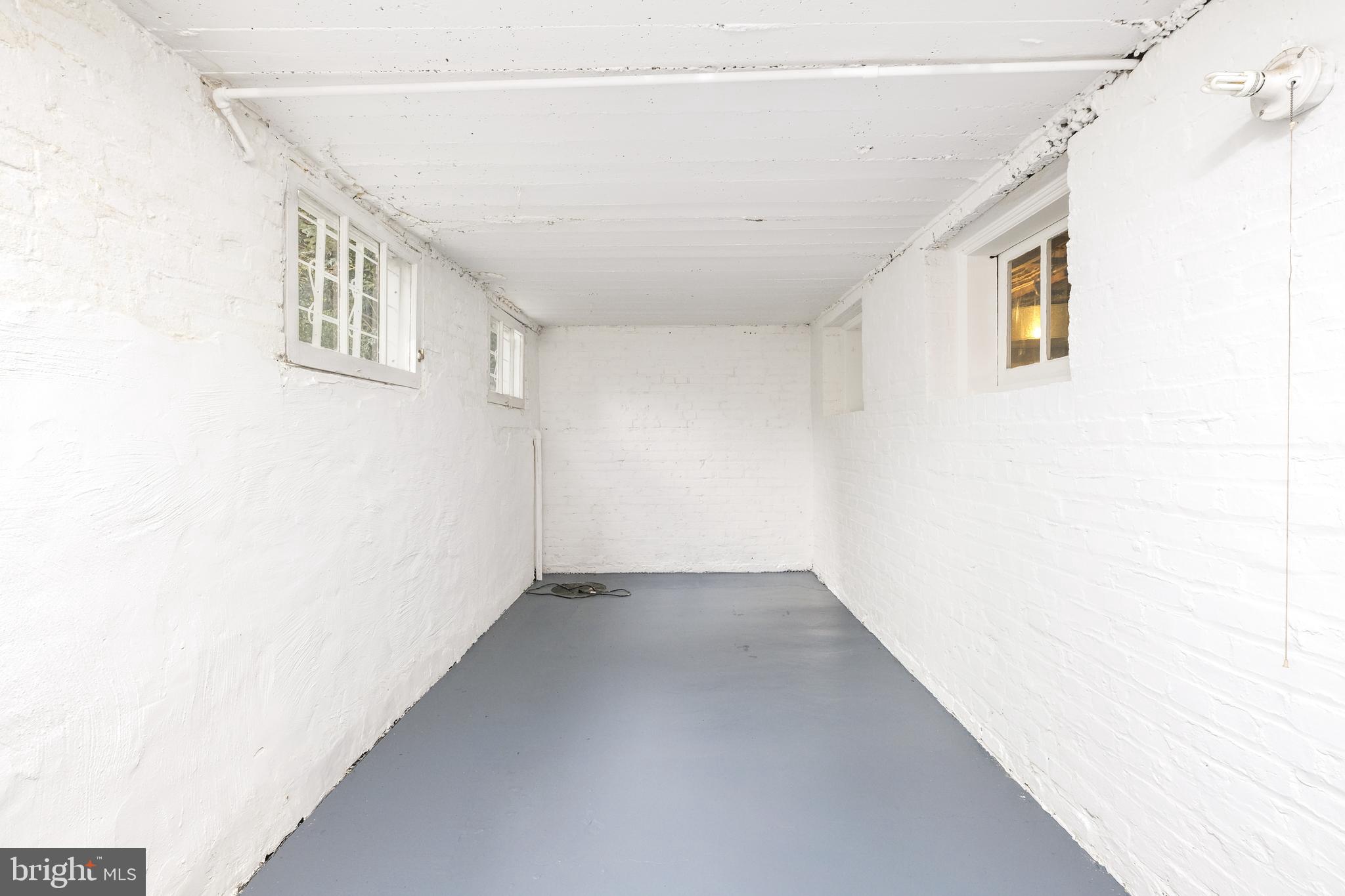 2009 Klingle Road Northwest Washington, DC 20010 - Photo 20 of 20 Garage