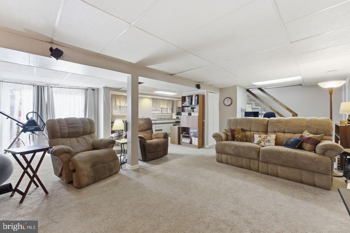 8601 Kenilworth Drive Springfield, VA 22151 - Photo 34 of 47 a living room with furniture and a large window