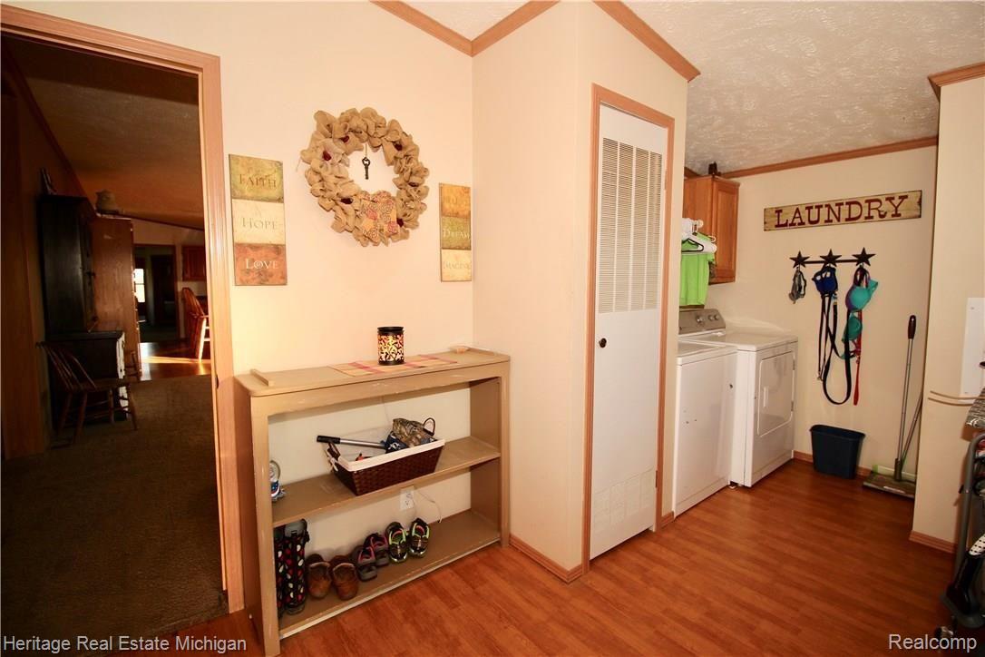 10550 East Prior Road Gaines, MI 48436 - Photo 12 of 28 Laundry/Mudroom Room