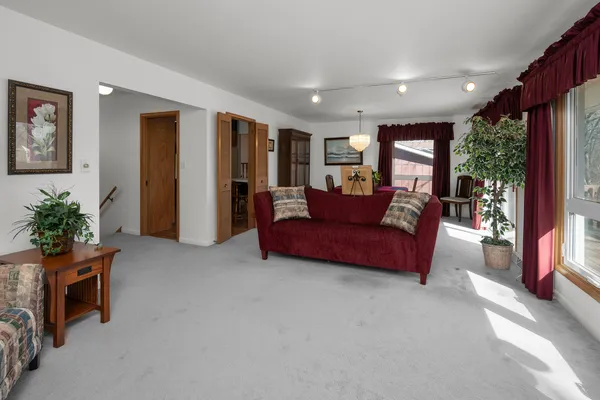 $289,000 | 3709 9th Avenue, Moline, IL 61265