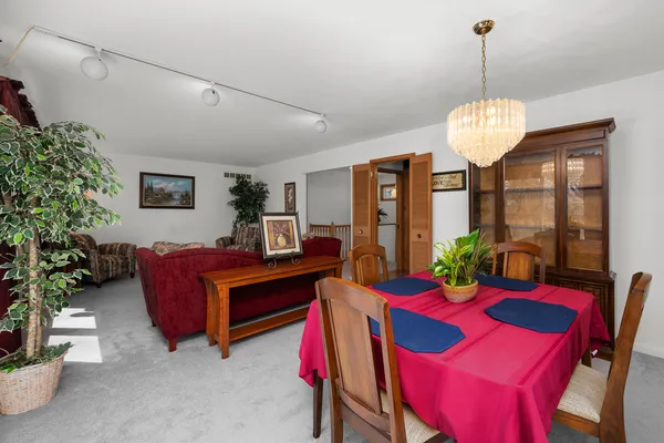 $289,000 | 3709 9th Avenue, Moline, IL 61265