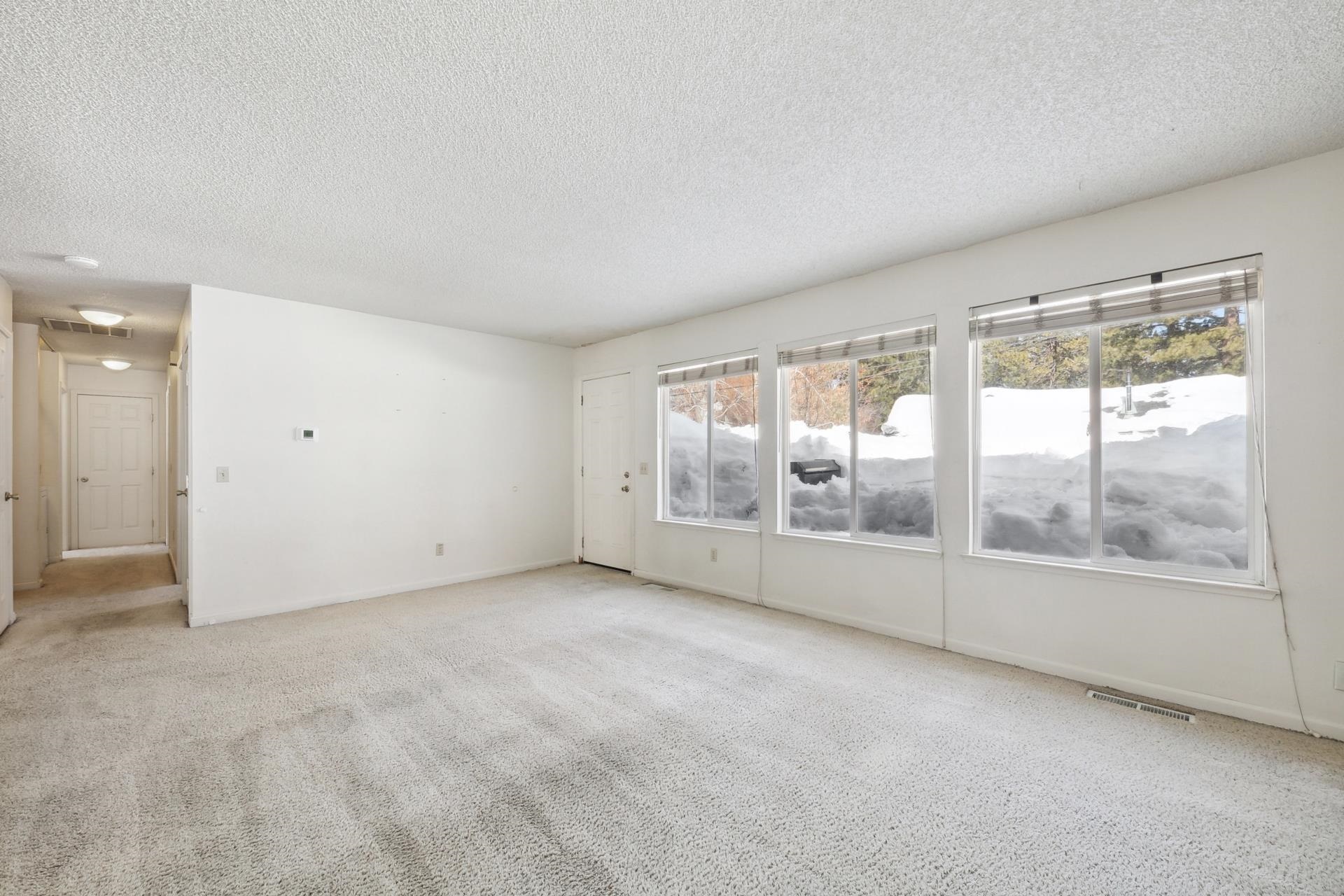 10210 White Fir Road Truckee, CA 96161 - Photo 8 of 20 Gallery Image 8