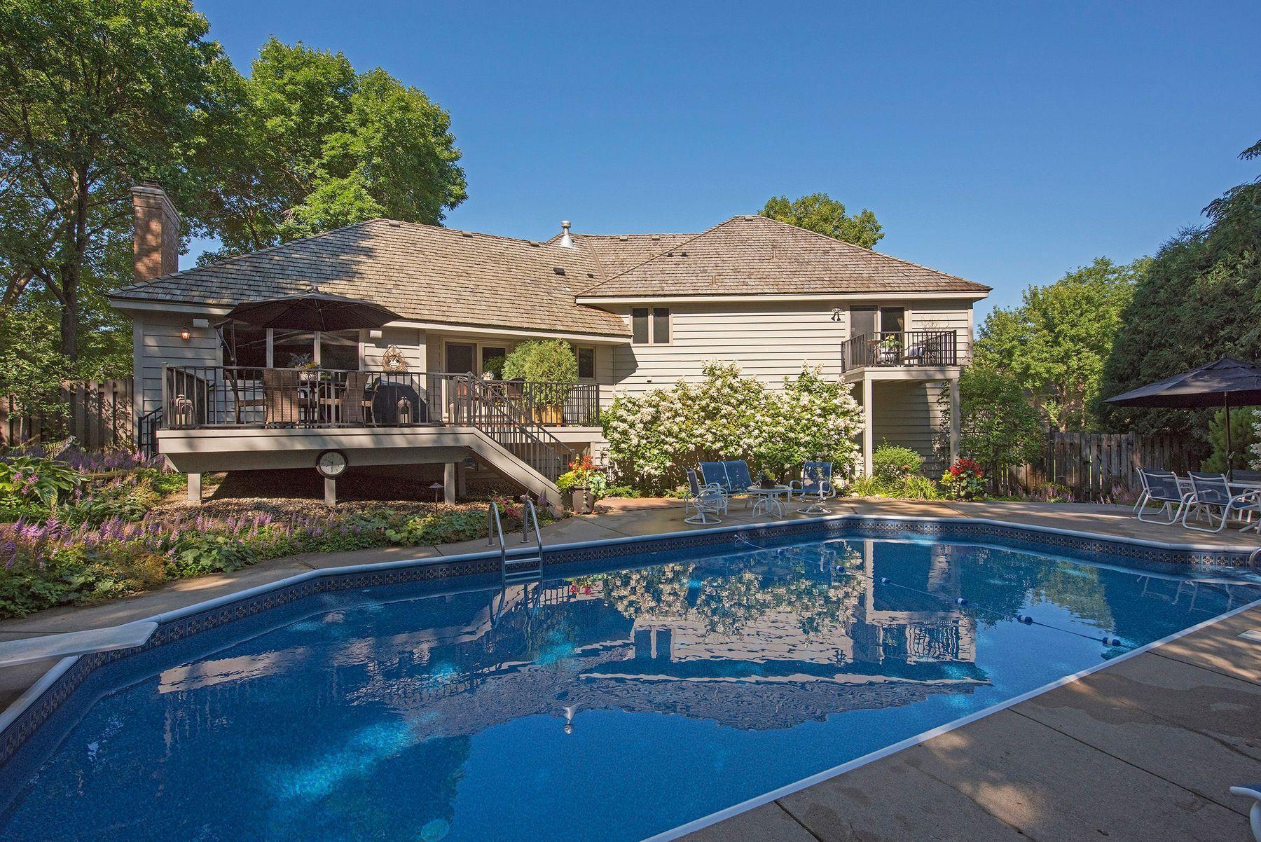 8725 Sandro Road Bloomington, MN 55438 - Photo 11 of 81