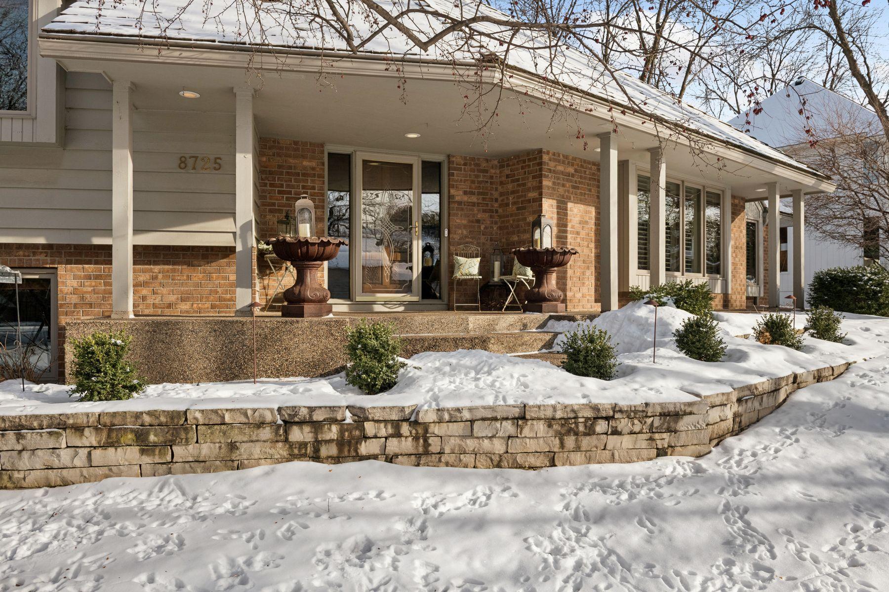 8725 Sandro Road Bloomington, MN 55438 - Photo 16 of 81