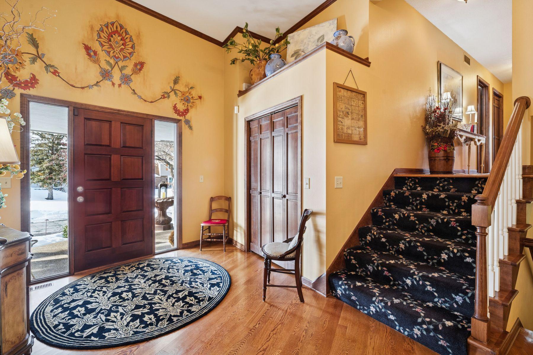 8725 Sandro Road Bloomington, MN 55438 - Photo 18 of 81