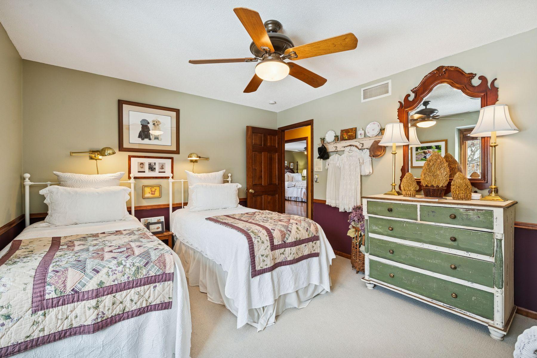 8725 Sandro Road Bloomington, MN 55438 - Photo 43 of 81