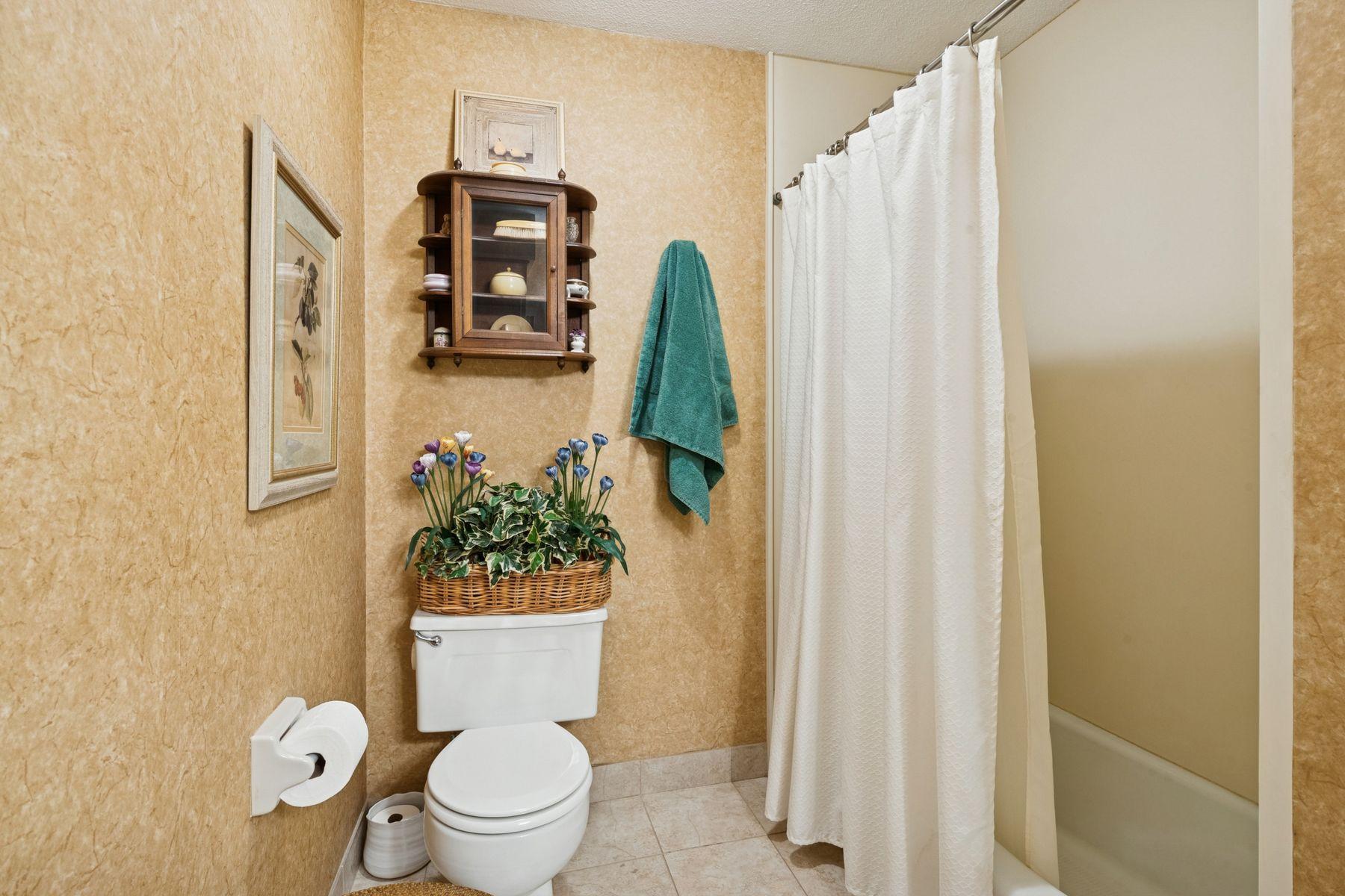 8725 Sandro Road Bloomington, MN 55438 - Photo 46 of 81