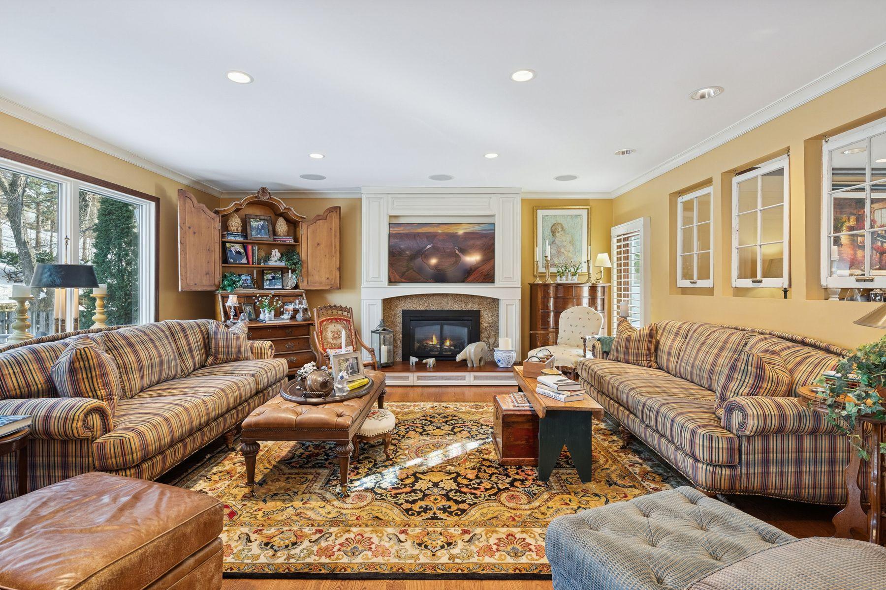 8725 Sandro Road Bloomington, MN 55438 - Photo 6 of 81