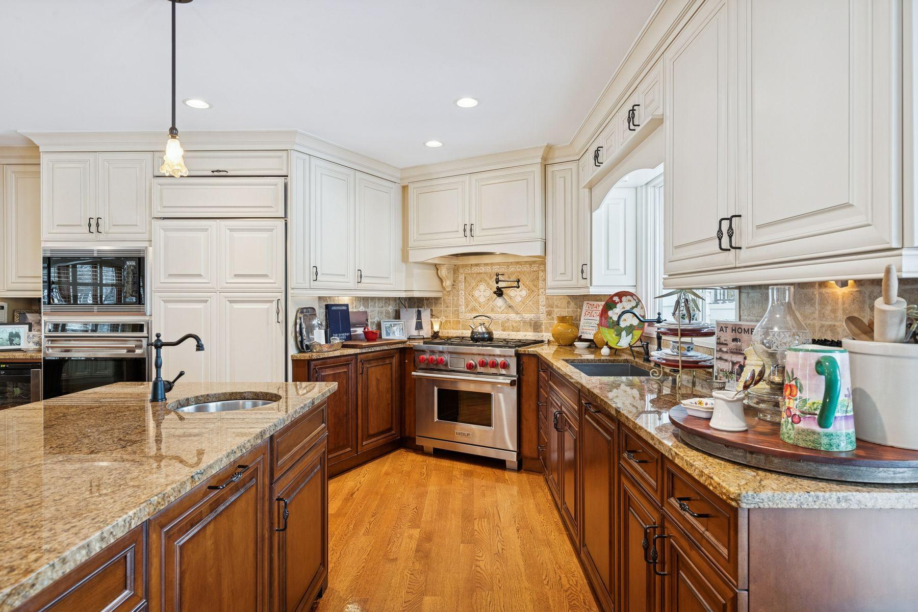 8725 Sandro Road Bloomington, MN 55438 - Photo 8 of 81