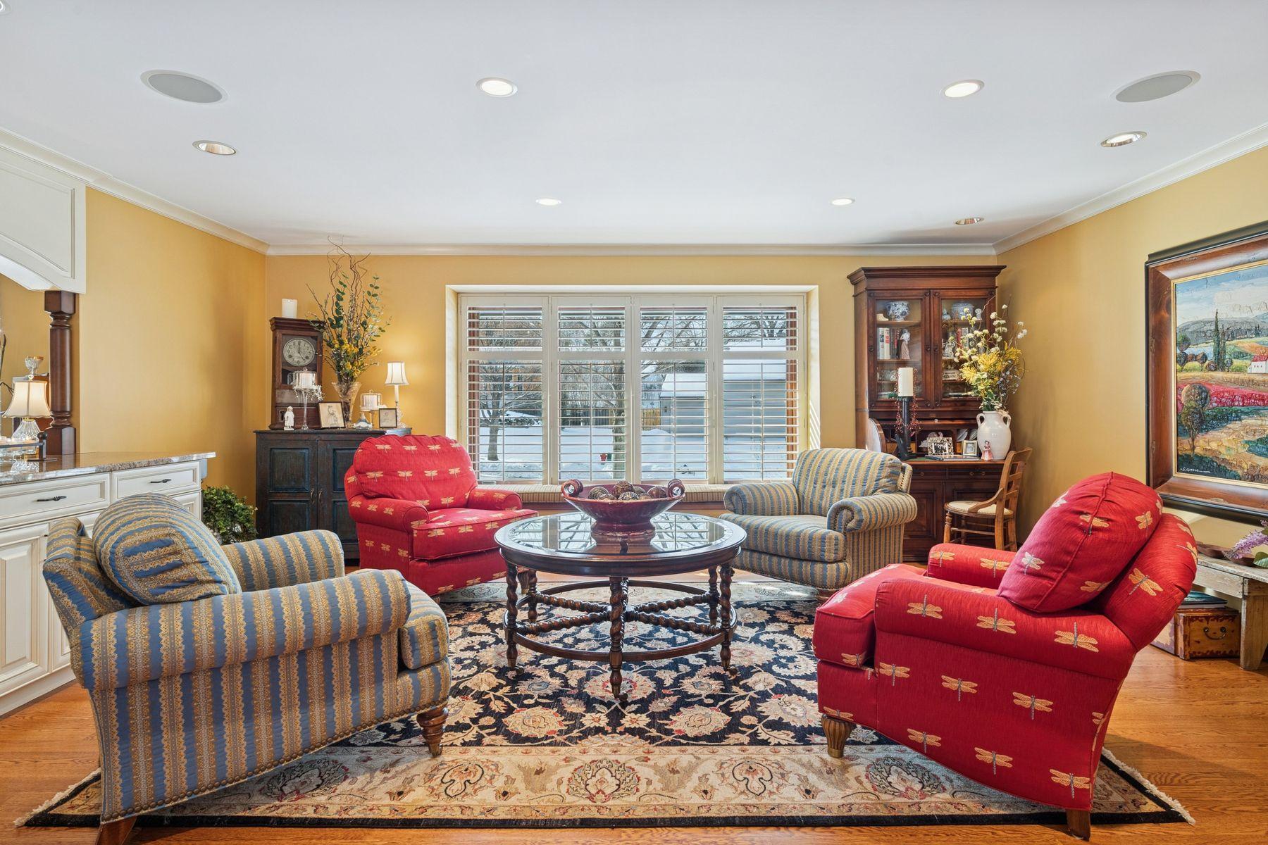 8725 Sandro Road Bloomington, MN 55438 - Photo 10 of 81