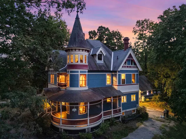 $1,399,000 | 68 Center Street, Wolfeboro, NH 03894