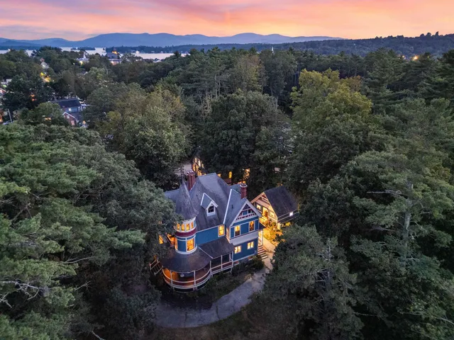 $1,399,000 | 68 Center Street, Wolfeboro, NH 03894