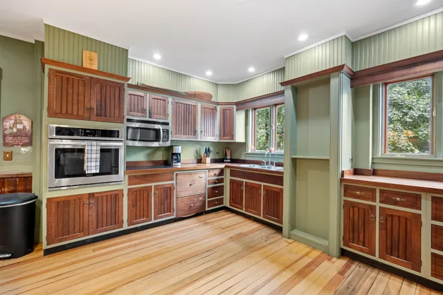 $1,399,000 | 68 Center Street, Wolfeboro, NH 03894