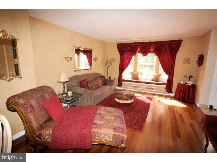 714 Queen Road Collegeville, PA 19426 - Photo 11 of 24 Living Room