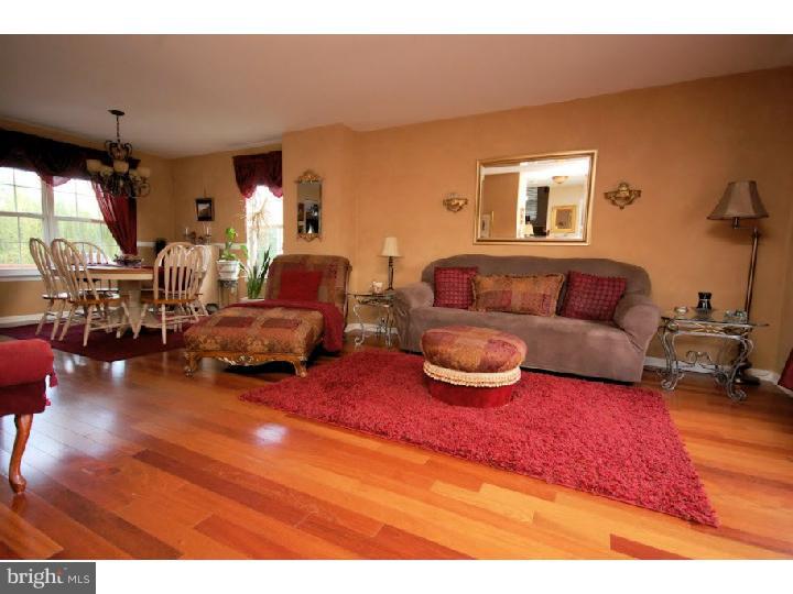 714 Queen Road Collegeville, PA 19426 - Photo 9 of 24 Living Room