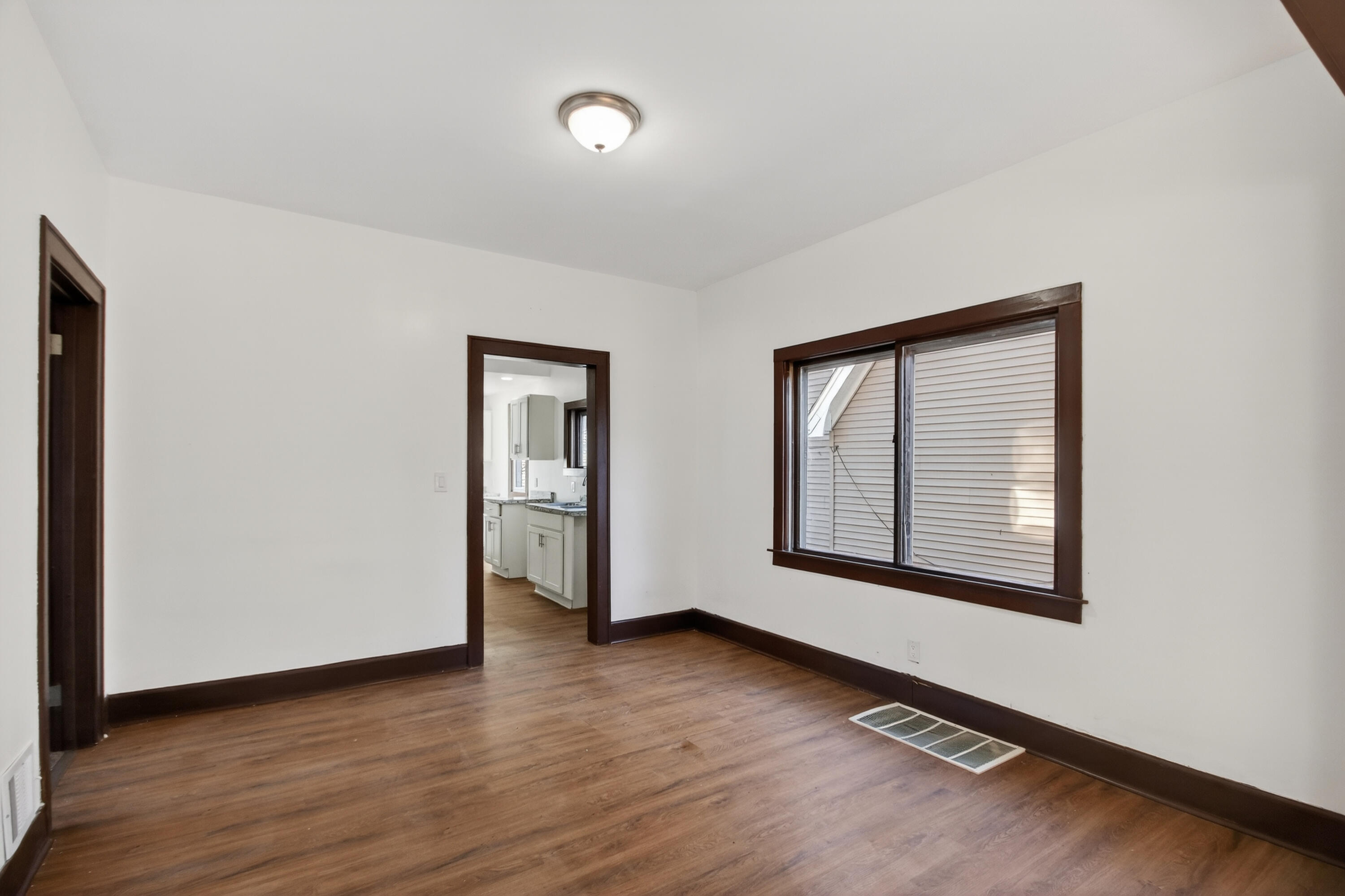 5378 North 36th Street Milwaukee, WI 53209 - Photo 8 of 34 5738 N 36th St - Dining Room