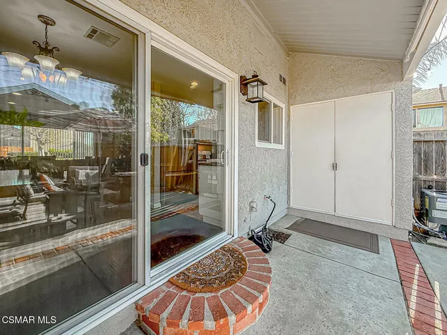 a view of a gallery with window