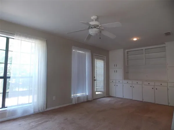 $325,000 | 10211 Bluebonnet Drive, Scurry, TX 75158