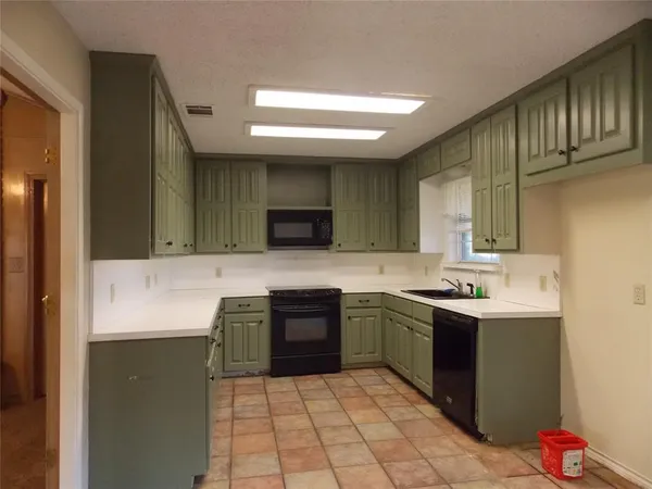 $325,000 | 10211 Bluebonnet Drive, Scurry, TX 75158