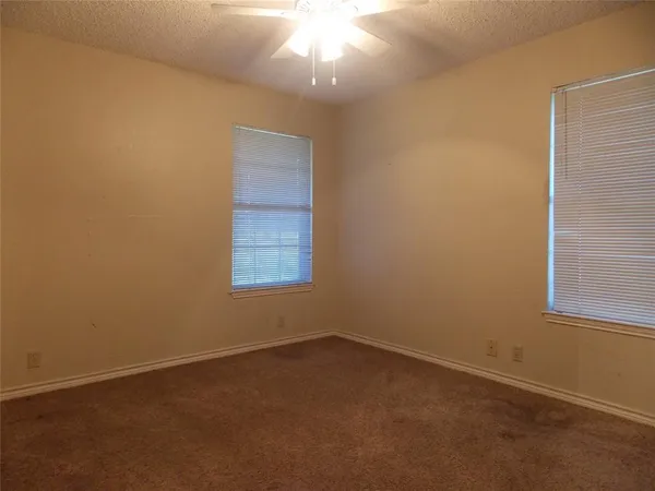 $325,000 | 10211 Bluebonnet Drive, Scurry, TX 75158