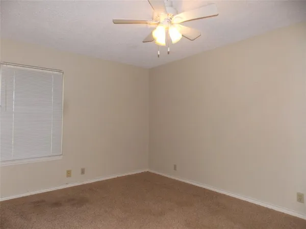 $325,000 | 10211 Bluebonnet Drive, Scurry, TX 75158