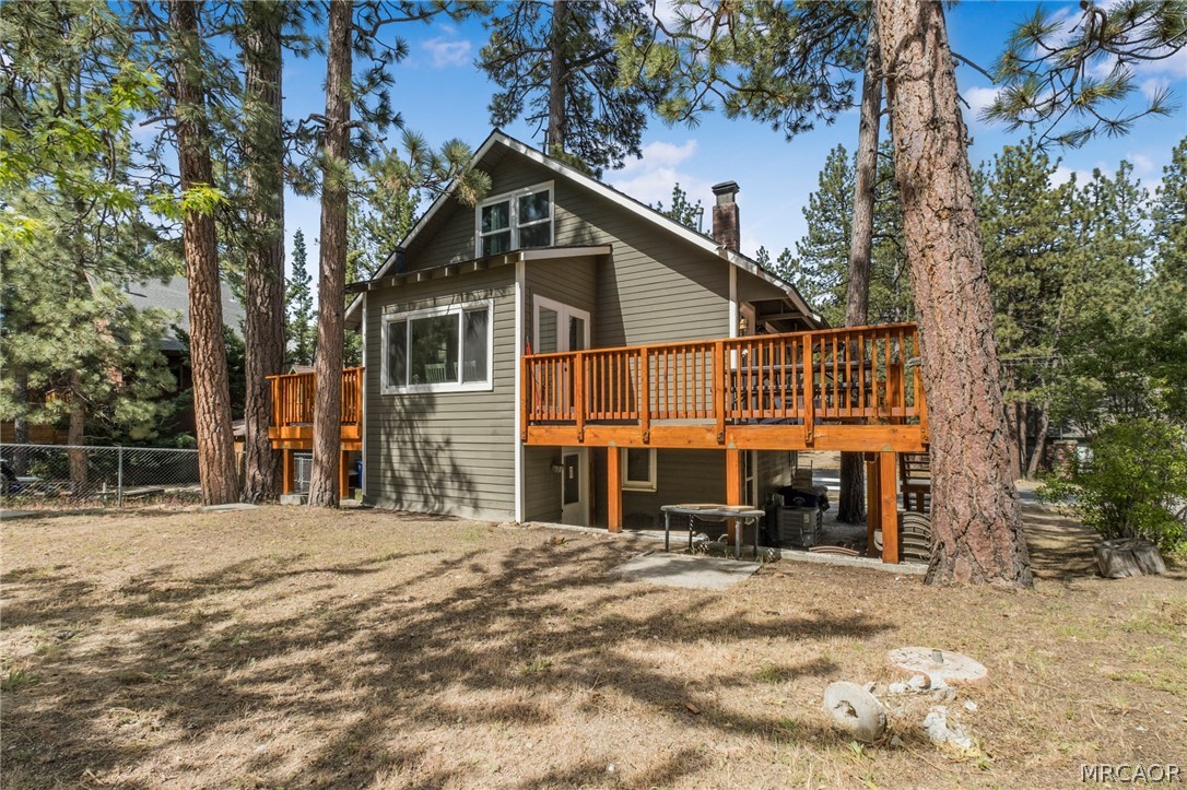 195 Elgin Road Big Bear Lake, CA 92315 - Photo 28 of 45 a view of a house with a outdoor space