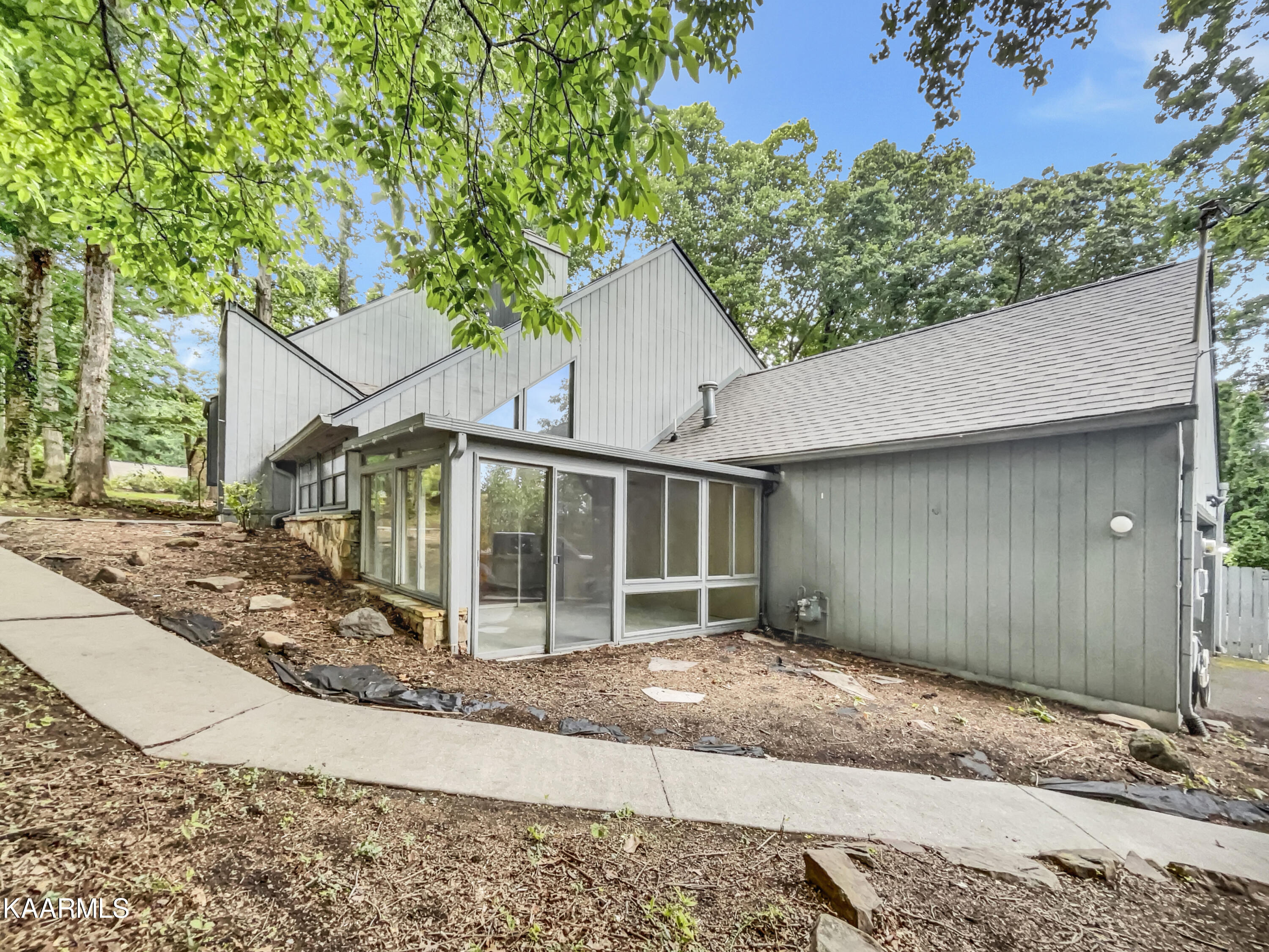 328 Huxley Road, Knoxville, TN 37922 Compass