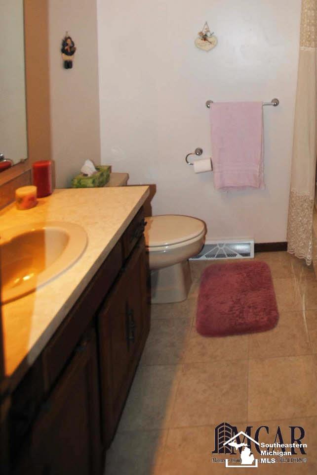 237 East Dean Road Temperance, MI 48182 - Photo 16 of 24 Full Bath
