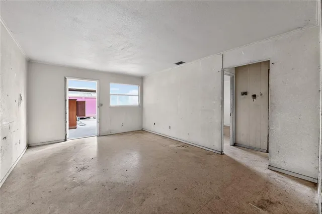 $255,000 | 5601 16th Street West, Bradenton, FL 34207