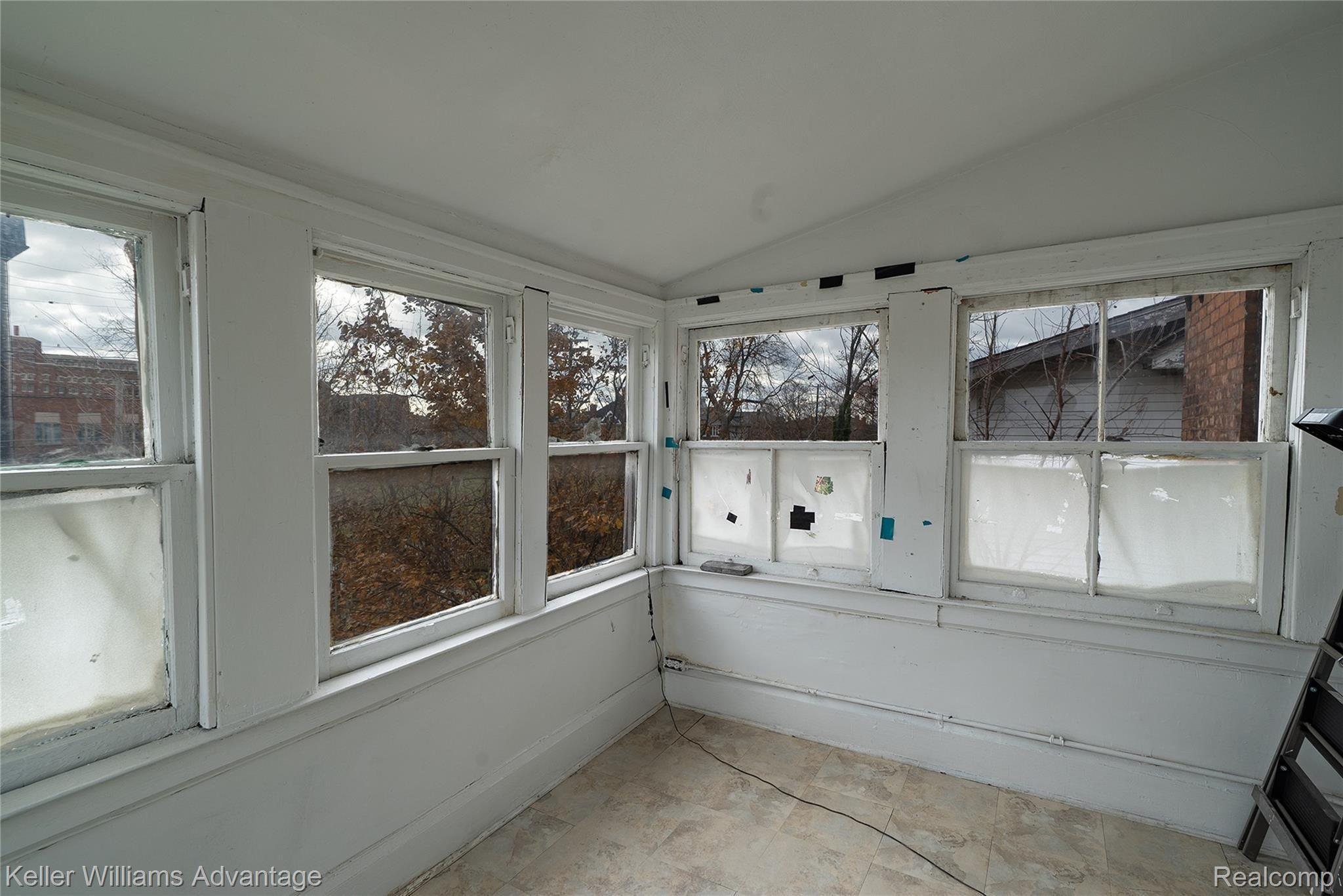 1117 Atkinson Street Detroit, MI 48202 - Photo 31 of 38 AtkinsonSt_1117_Rec Room 1.jpg
