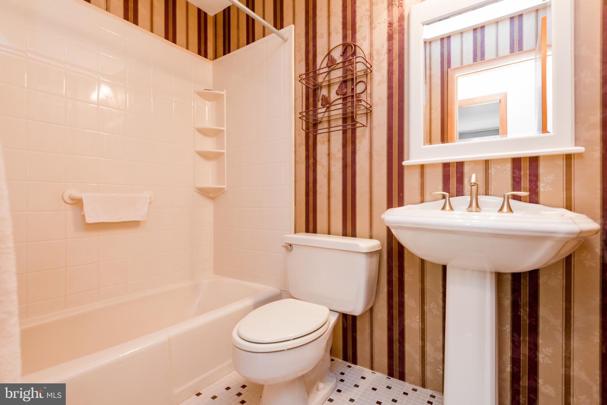 1768 Nanticoke Road Pasadena, MD 21122 - Photo 21 of 39 Hall bath