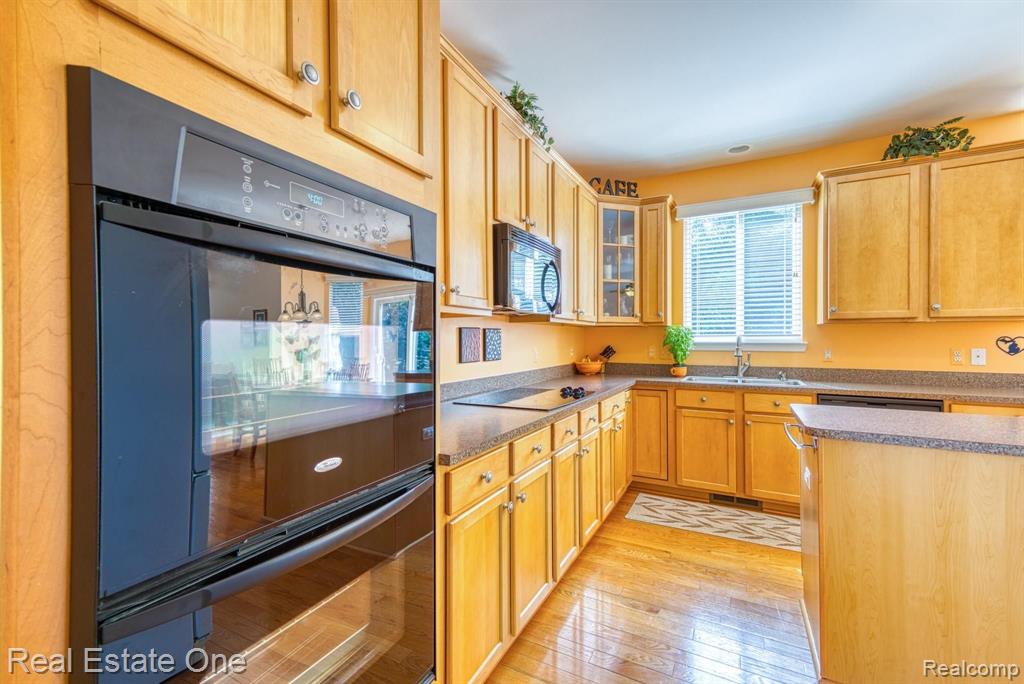 3370 Everett Drive Rochester Hills, MI 48307 - Photo 9 of 36