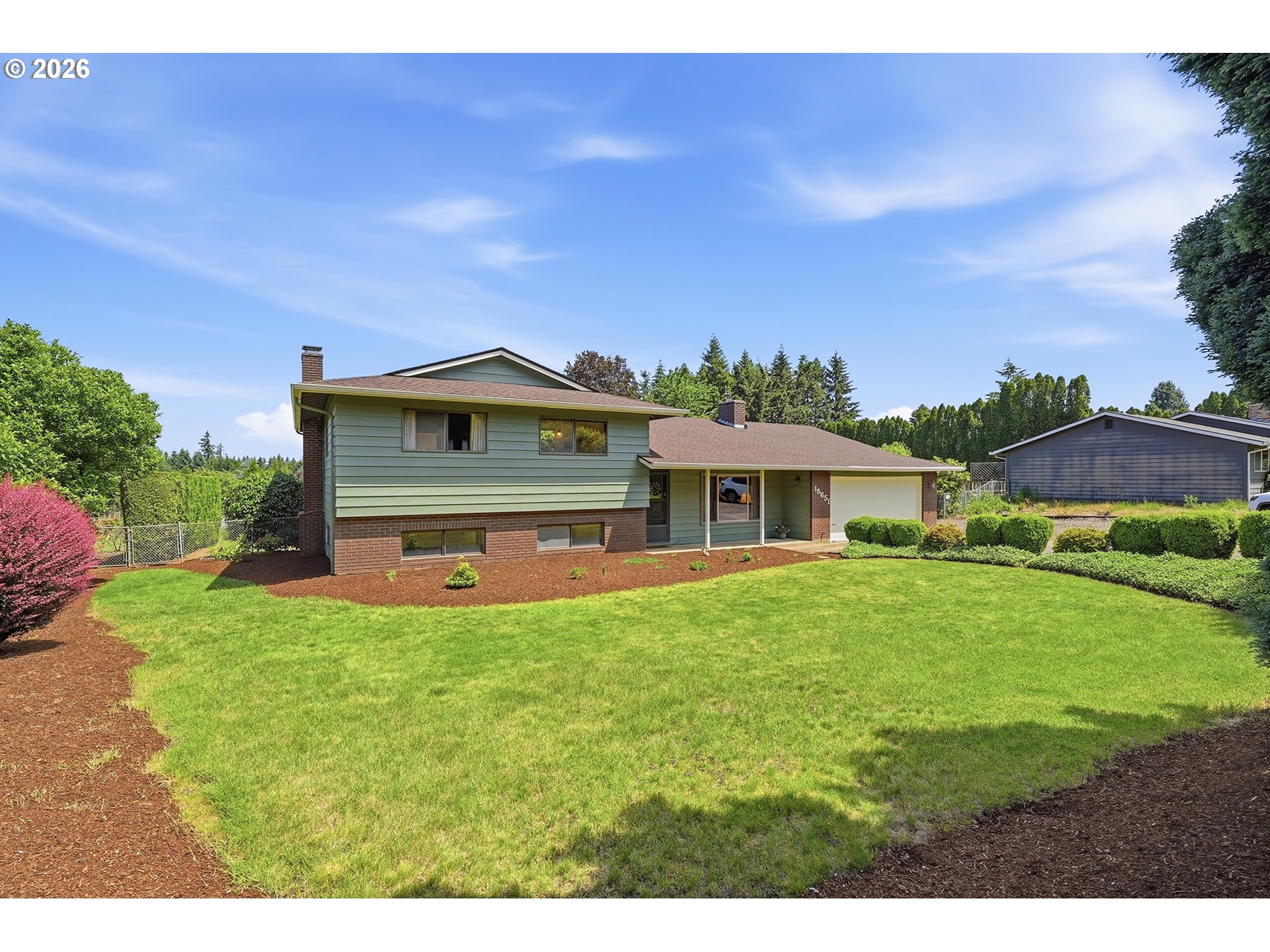 15651 South Henrici Road Oregon City, OR 97045 - Photo 2 of 42