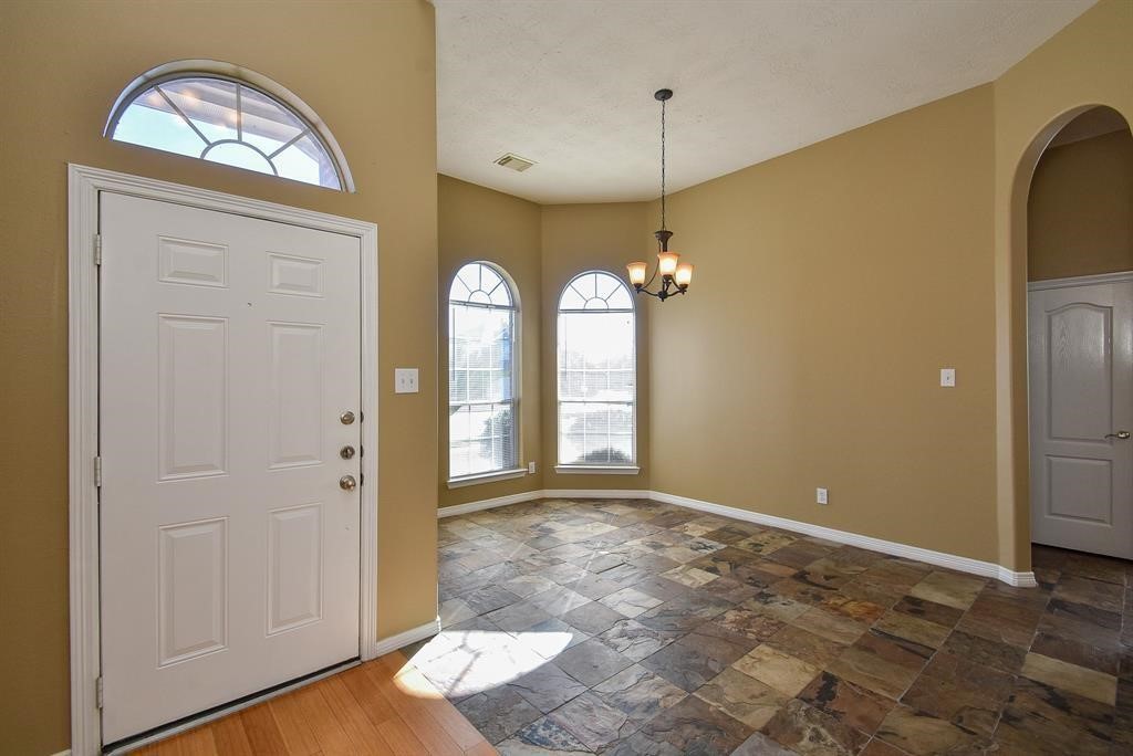 2811 Little Spring Circle Spring, TX 77373 - Photo 6 of 17
