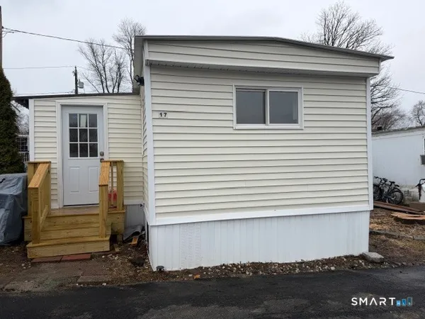 $2,000 | 55 Sugar Street, Unit 17, Newtown, CT 06470