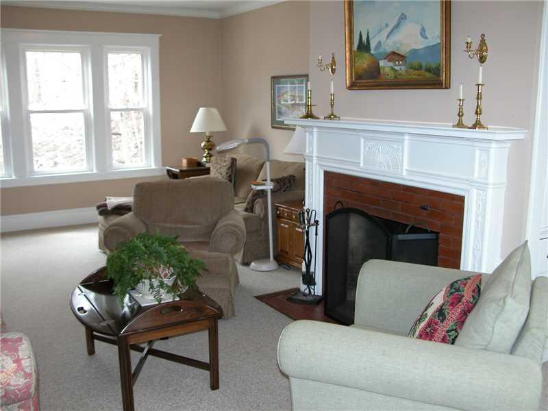 248 State Street Presque Isle, ME 04769 - Photo 8 of 22 Living Room.