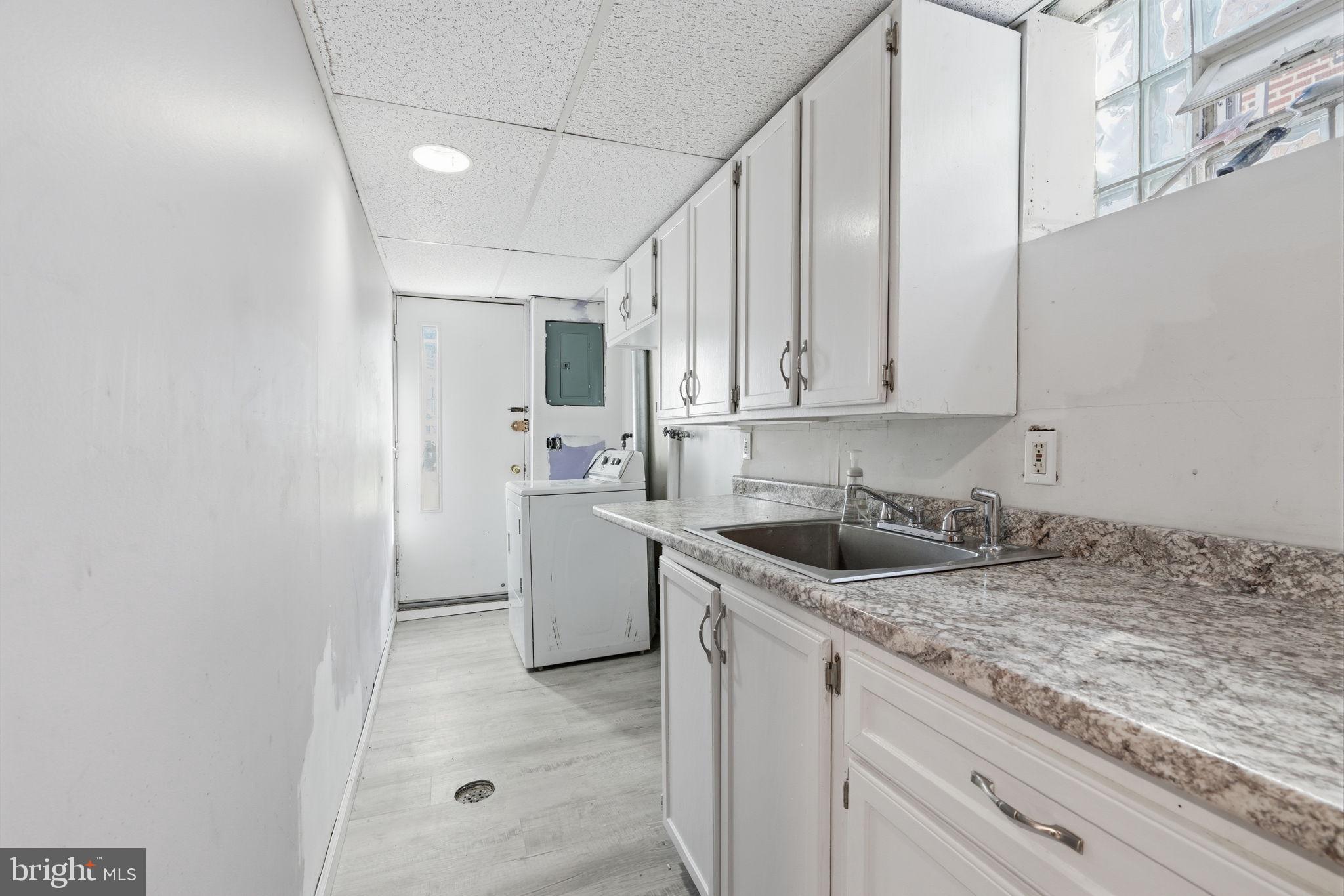 1025 Friendship Street Philadelphia, PA 19111 - Photo 27 of 36 Bright and functional laundry space.