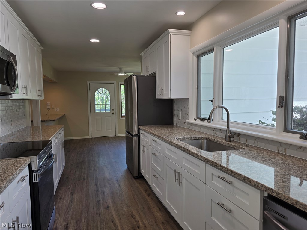 7156 Walton Road Walton Hills, OH 44146 - Photo 3 of 48