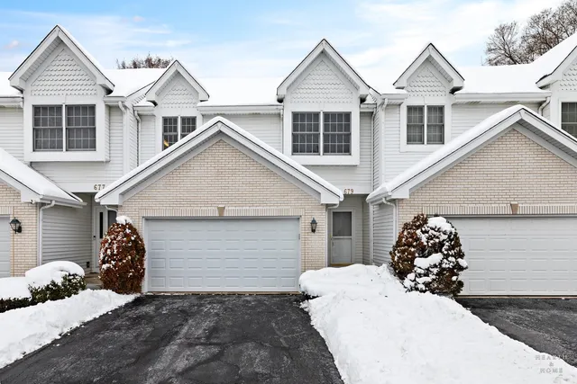 $289,000 | 679 Barlina Road, Crystal Lake, IL 60014