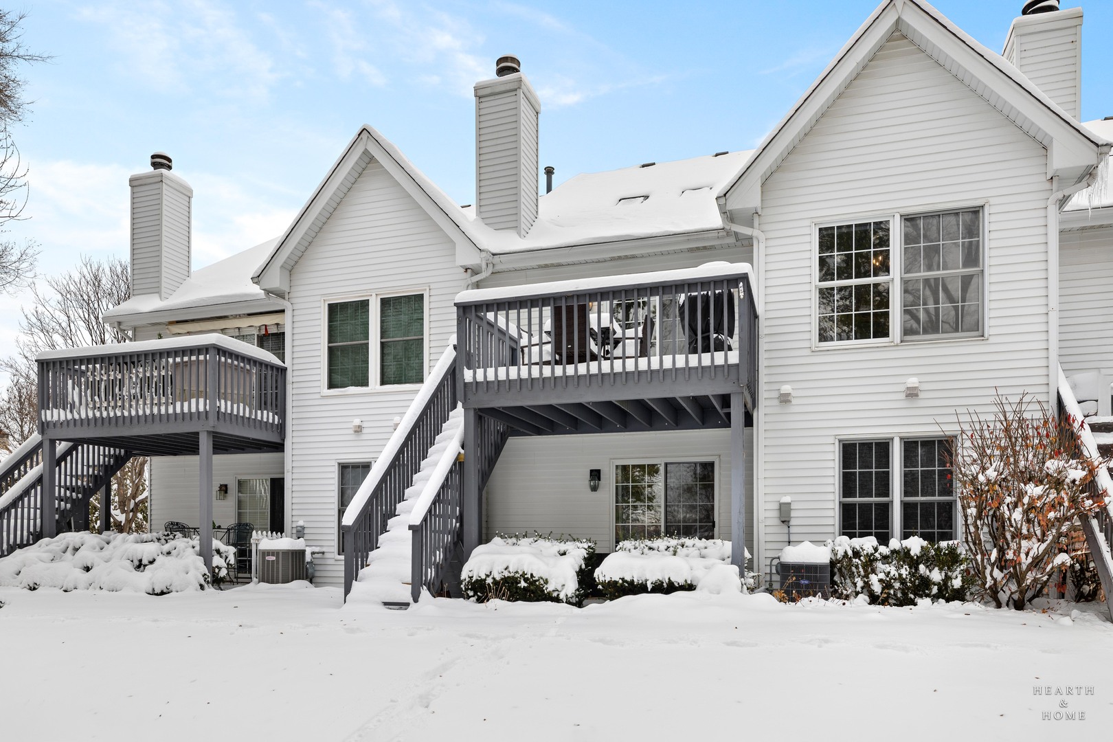 679 Barlina Road Crystal Lake, IL 60014 - Photo 2 of 28 a front view of a house with garden