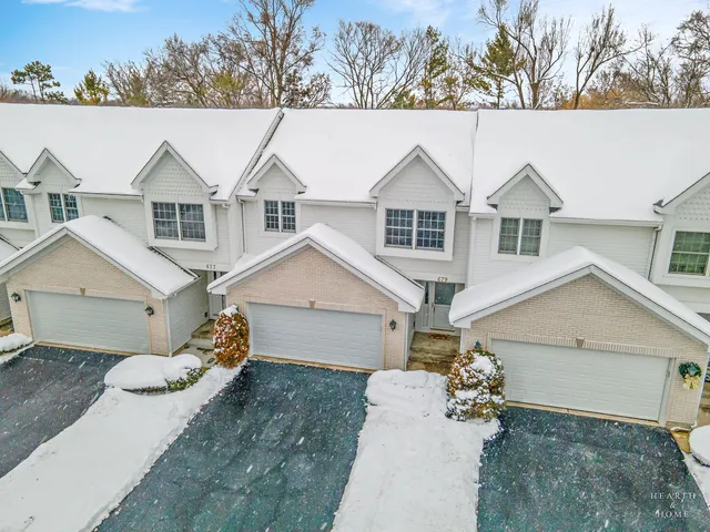 $289,000 | 679 Barlina Road, Crystal Lake, IL 60014