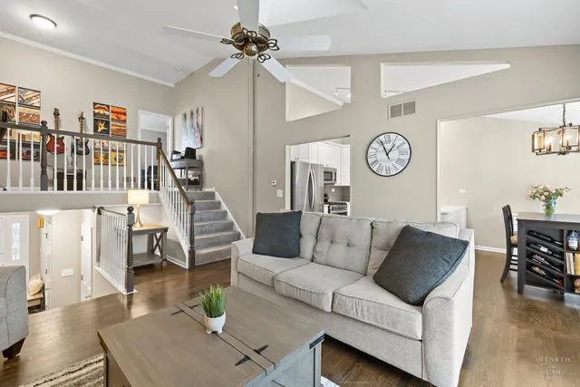 $289,000 | 679 Barlina Road, Crystal Lake, IL 60014