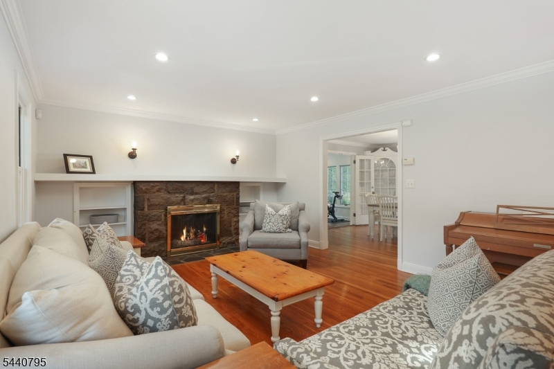 220 Wychwood Road Westfield, NJ 07090 - Photo 4 of 40