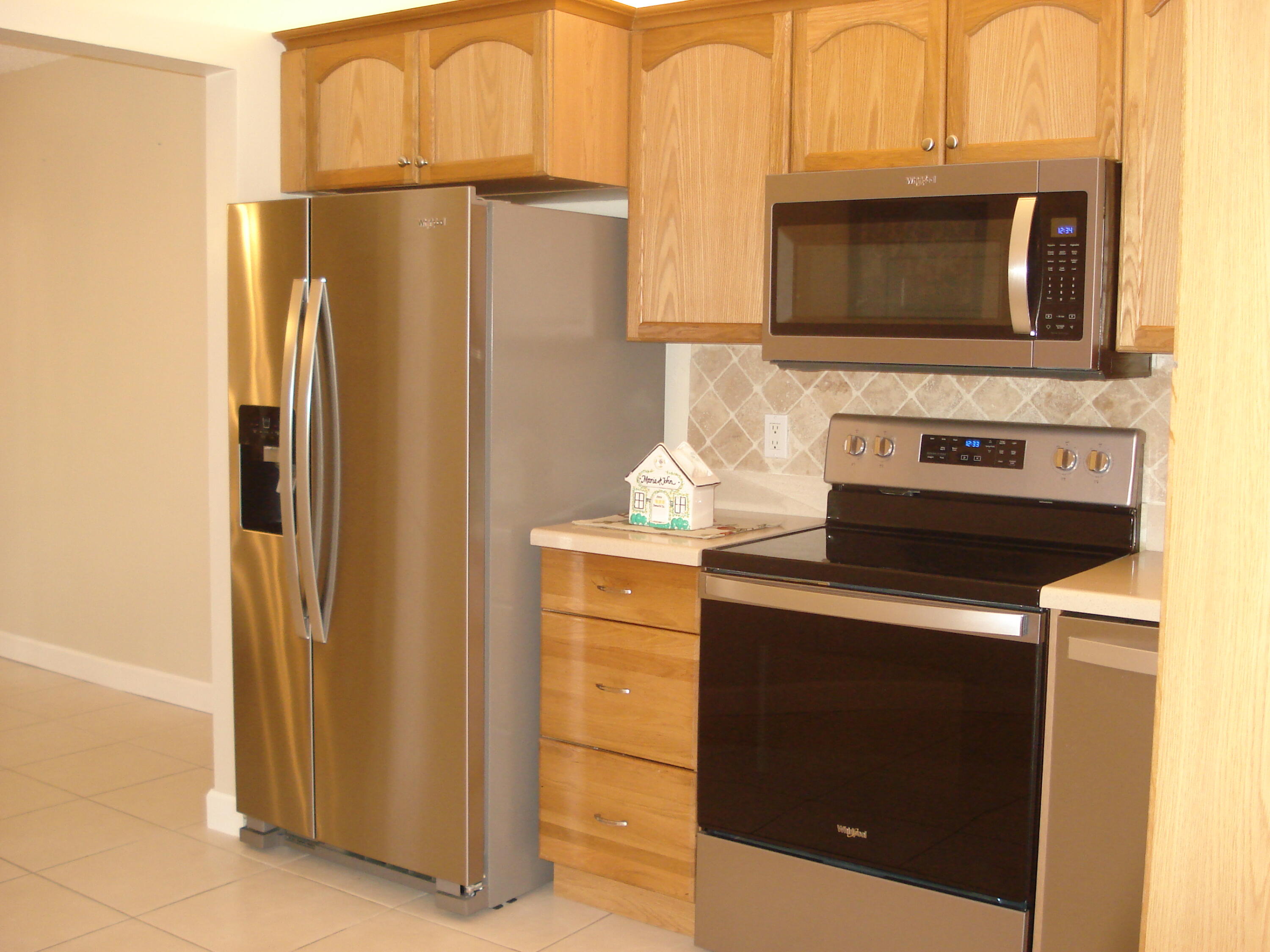 5800 Camino Del Sol, Unit 104 Boca Raton, FL 33433 - Photo 4 of 27 Kitchen