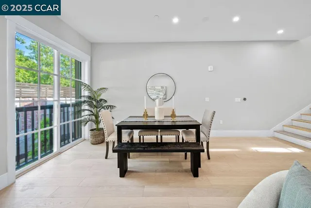 a view of a livingroom with furniture
